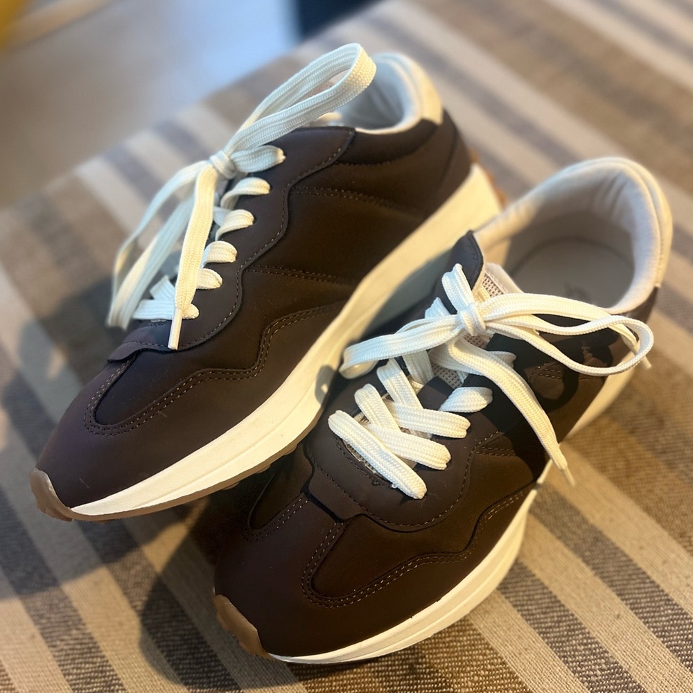 Like New! The Drop Andy Sneaker - Picture 15 of 16